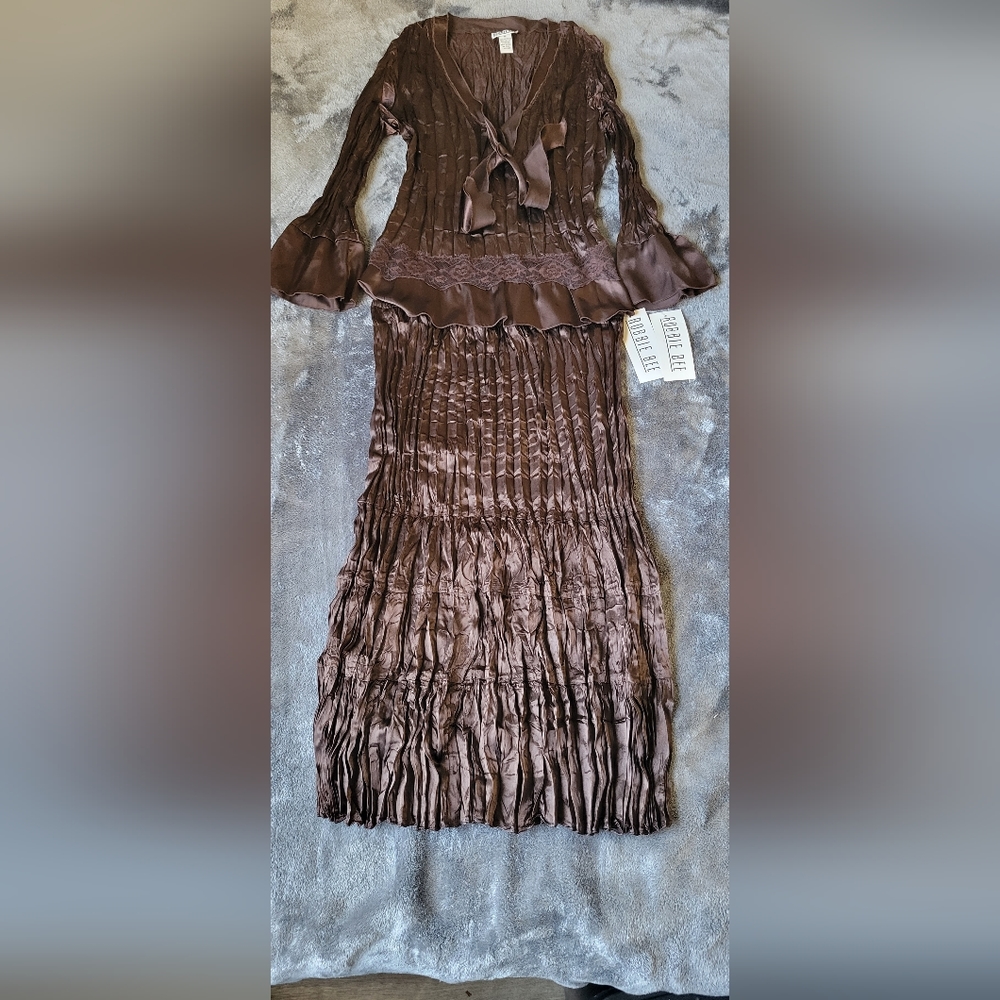 VTG Robbie Bee Ruby 2 piece Skirt And Top Women's Sz 16 Crinkle Skirt Dark Brown